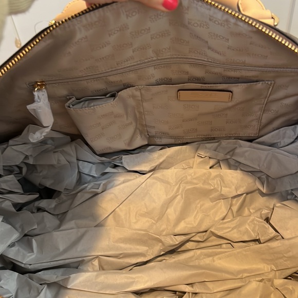 Brand new with tags Michael Kors duffel bag - Picture 6 of 8